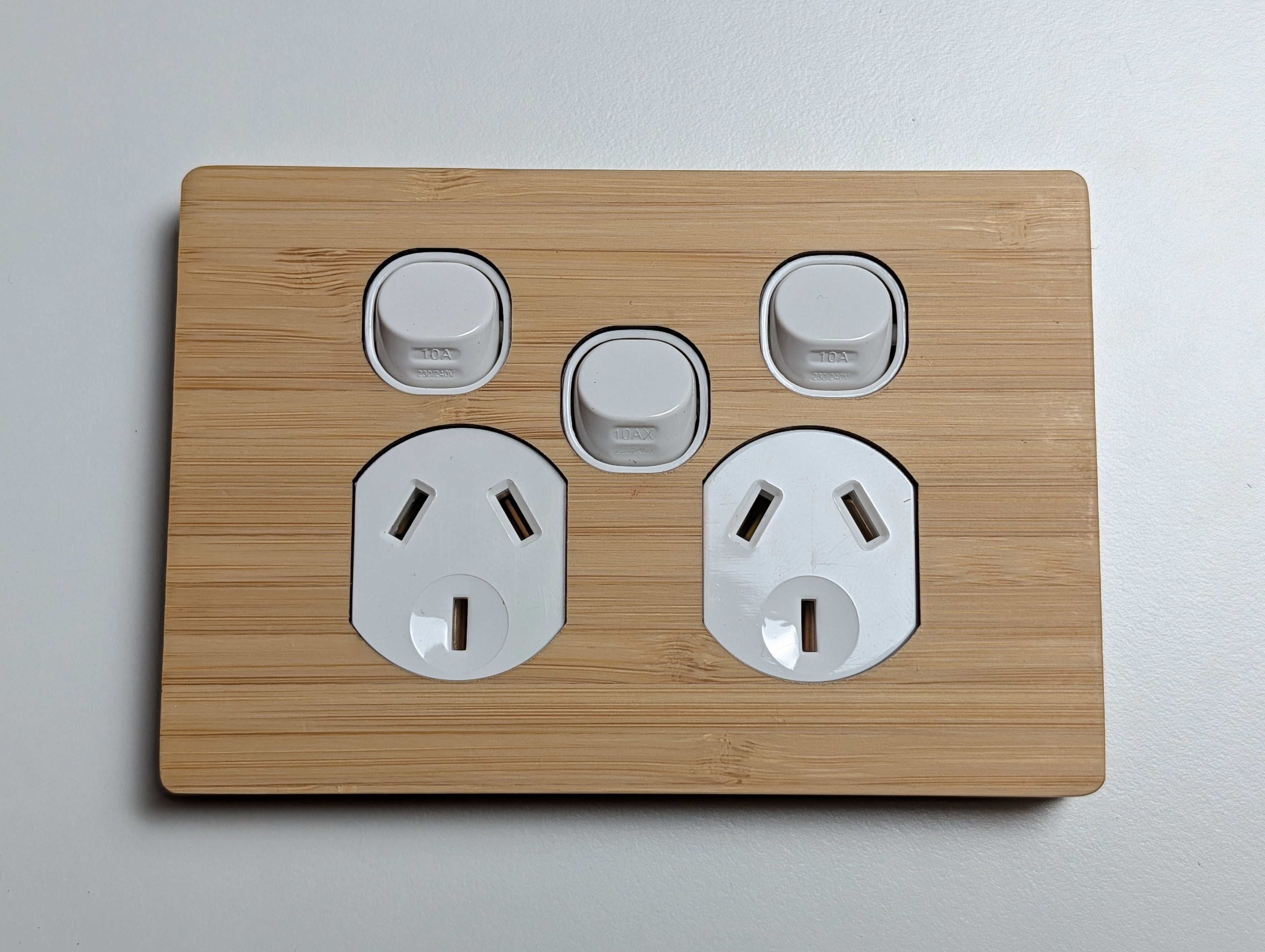 Bamboo Double Outlet with Centre Switch