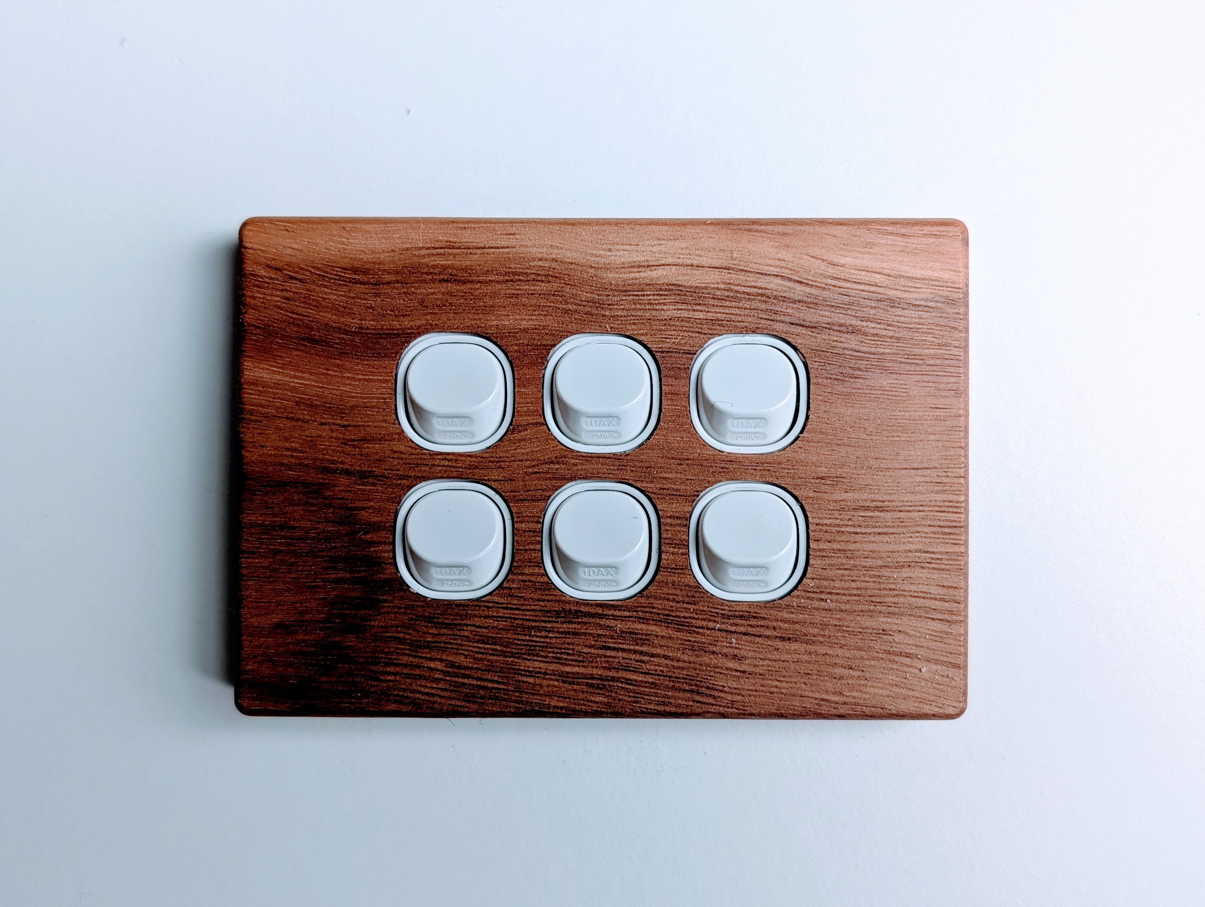 Blackbutt 6 Gang Cover